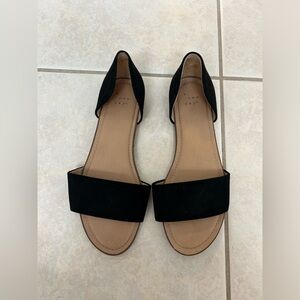 Women’s black sandals